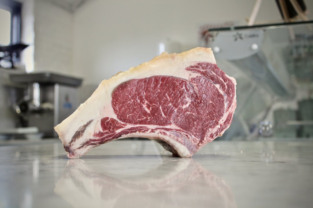 Organic Sirloin Wing Rib - £30 Deposit